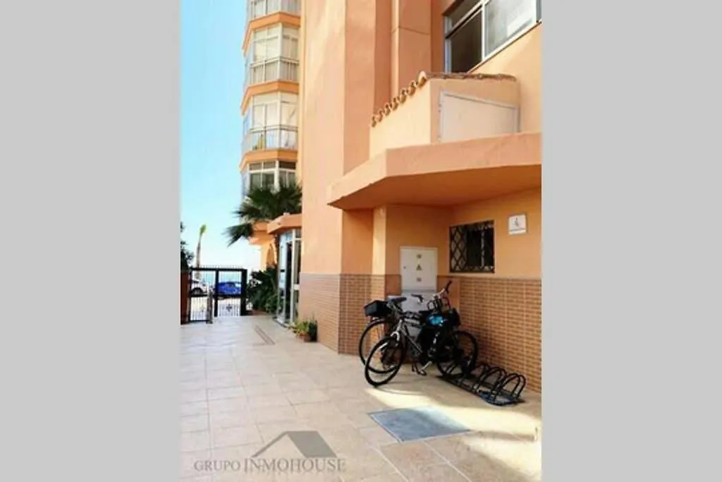 Beachfront With Sea Views And Pool Apartment Fuengirola